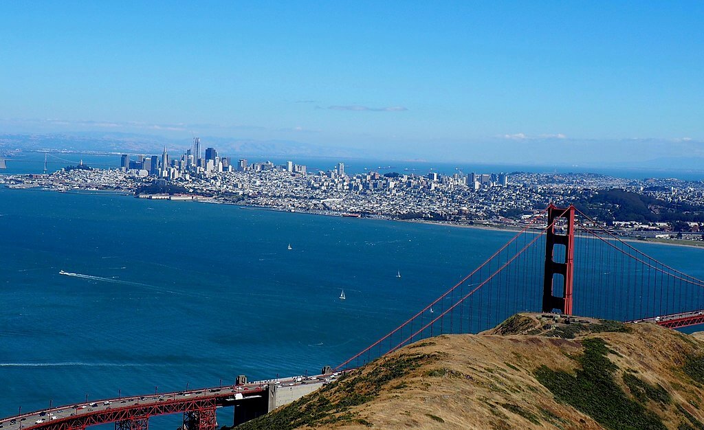 San_Francisco_California._June_2017_cropped
